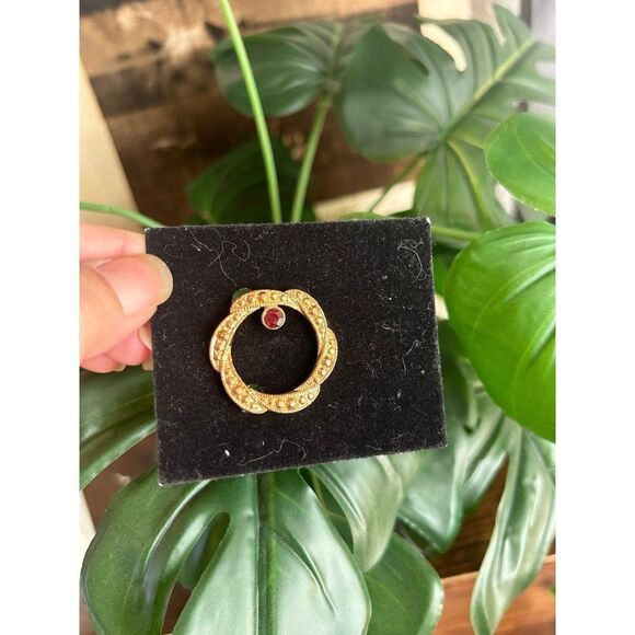 Faux Garnet (?) Brooch - Picture 2 of 3